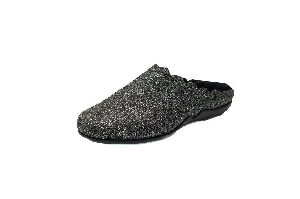2025-PANTOFLA